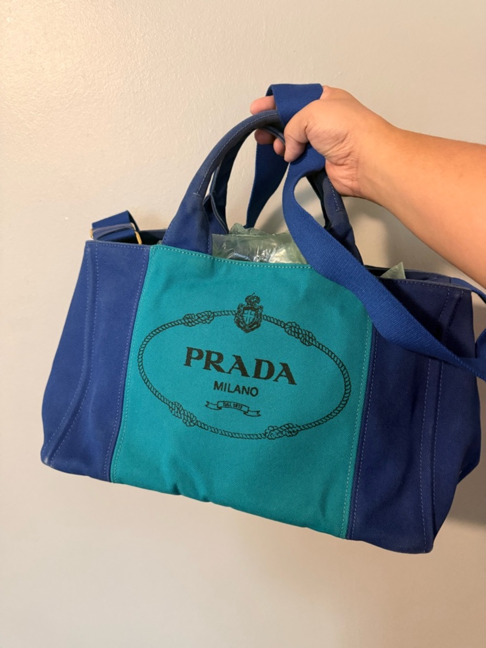 Prada Canapa